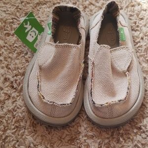 Kids Sanuk size 9 NWT